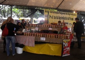 Agricultores apresentam novos produtos caseiros na Feira Regional da Agroindústria de Maringá